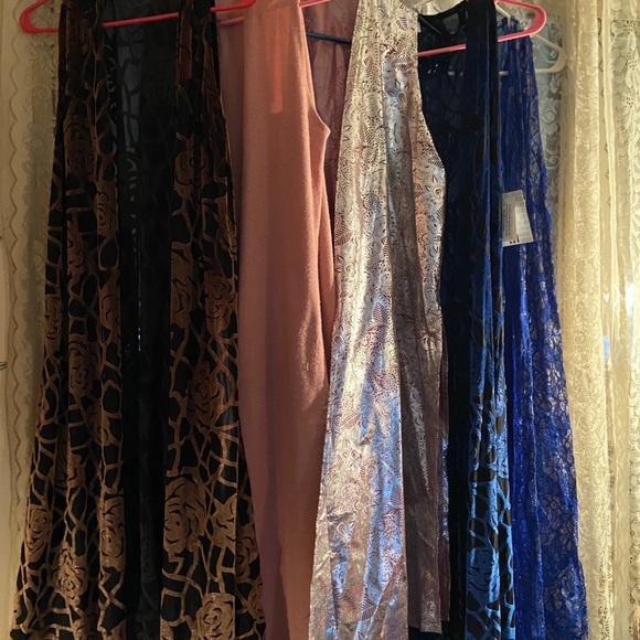 Lularoe joys. Sizes medium large and xl - Picture 4 of 17